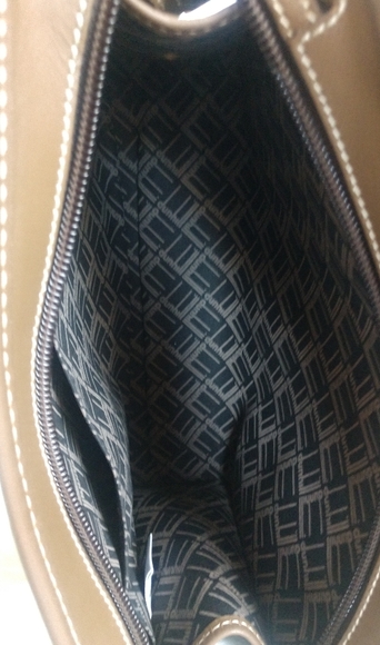 Dunhill Toiletry Bag - Picture 7 of 9